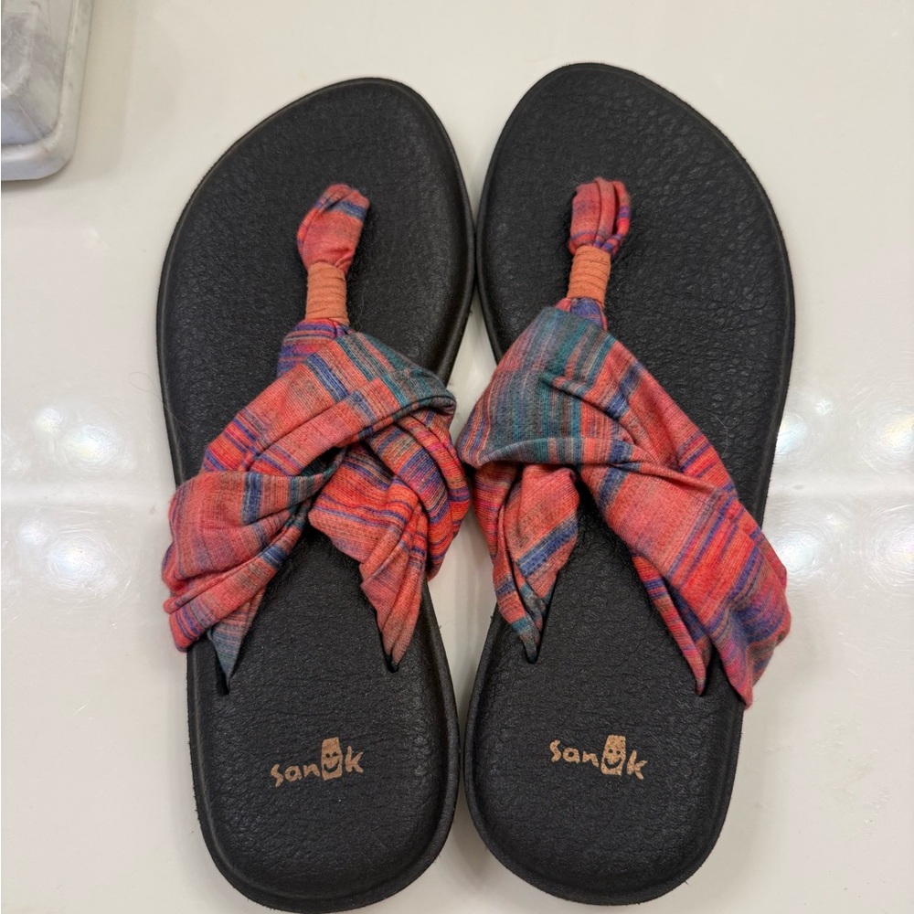 Sanuk Women's Sling Yoga Sandals with Pink red plaid 8